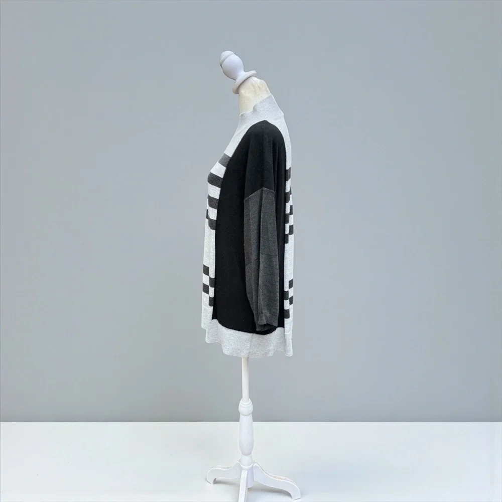 Vince Camuto Mock Neck Knit Sweater in Black/Gray Size Small - Picture 3 of 7